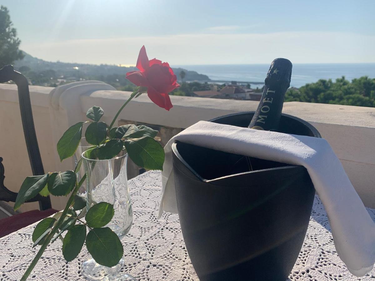 パルゲリーア Villino Eleonora Bed & Breakfast エクステリア 写真