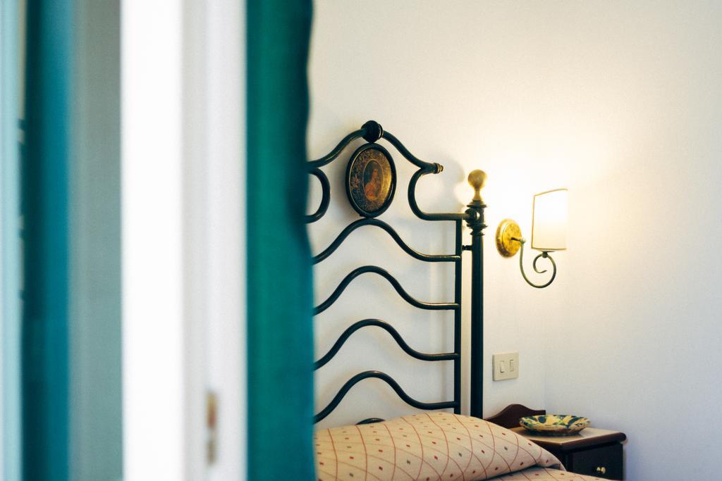 パルゲリーア Villino Eleonora Bed & Breakfast エクステリア 写真