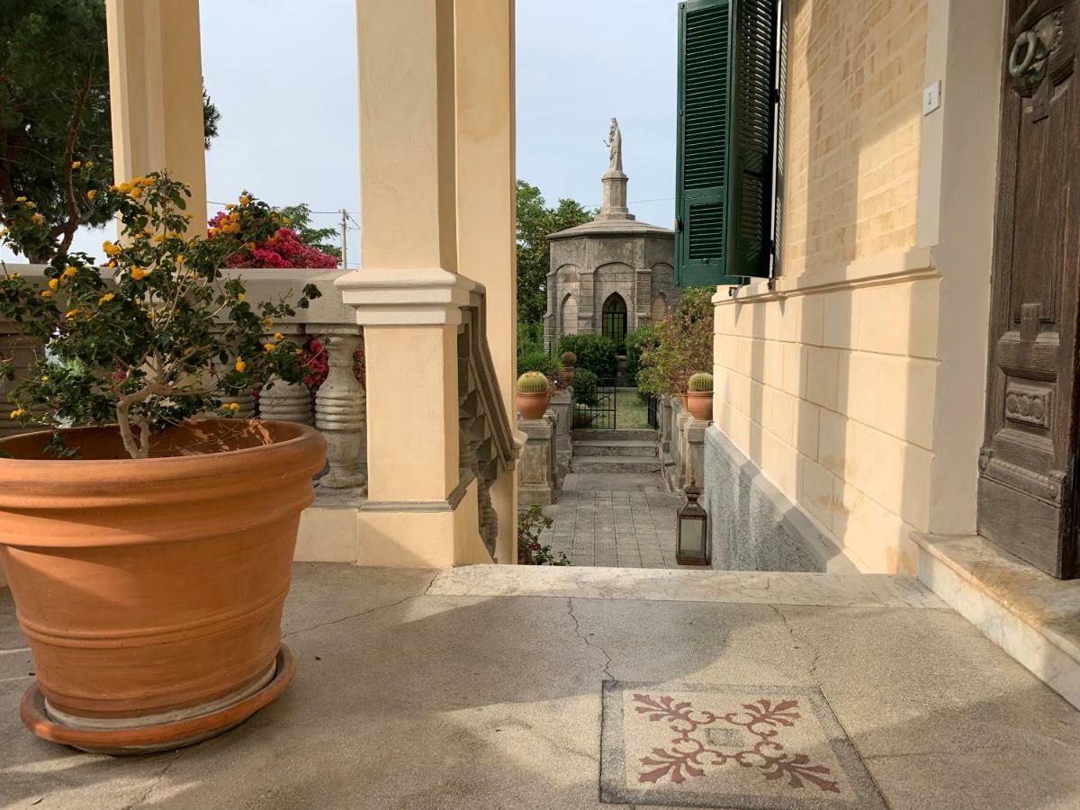 パルゲリーア Villino Eleonora Bed & Breakfast エクステリア 写真