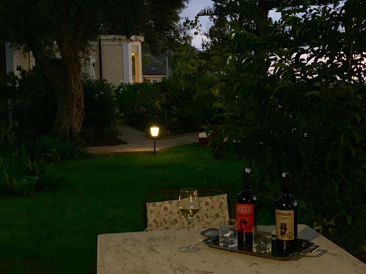 パルゲリーア Villino Eleonora Bed & Breakfast エクステリア 写真