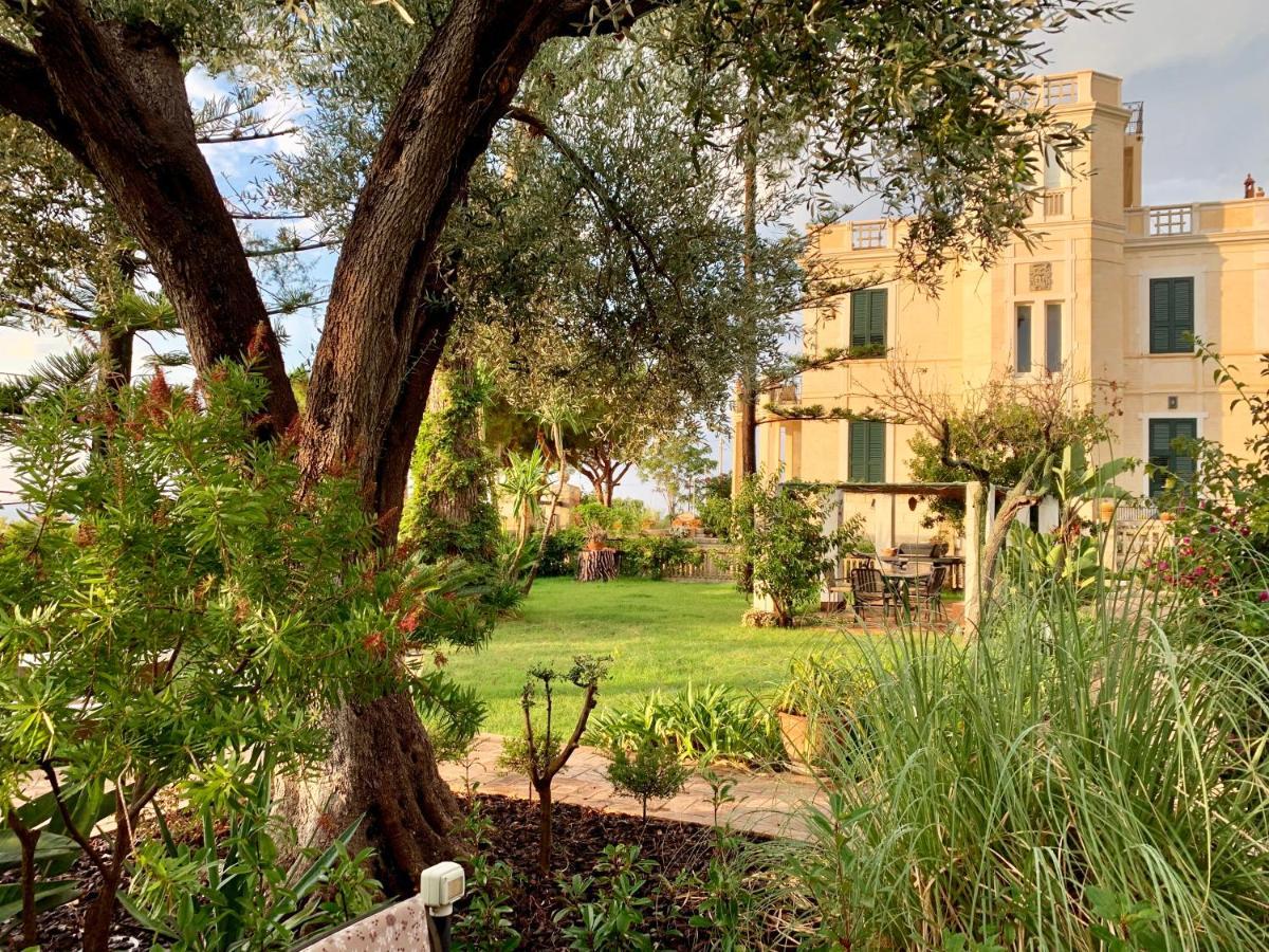 パルゲリーア Villino Eleonora Bed & Breakfast エクステリア 写真